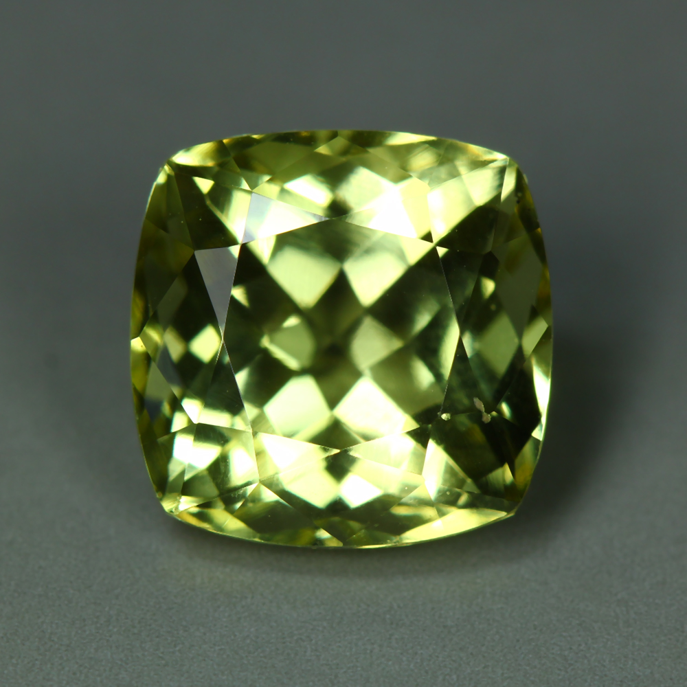 ネイタルデザイン 38-KT SOTE ver. YELLOW GREEN 2.95 Cts_VIP Gem Collection_100 % Natural Unheated Lime